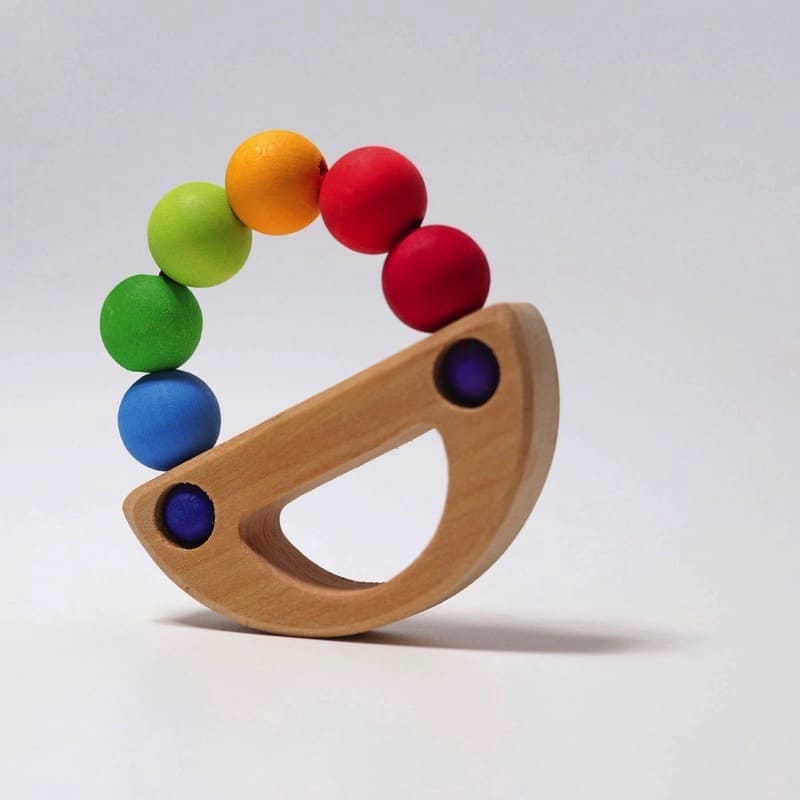 Sonajero barquito arcoiris de Grimm's en Libélula Azul