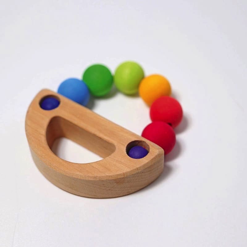 Sonajero barquito arcoiris de Grimm's en Libélula Azul