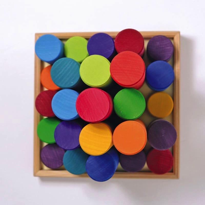 Rodillos grandes arcoiris de Grimm&#39;s en Libélula Azul