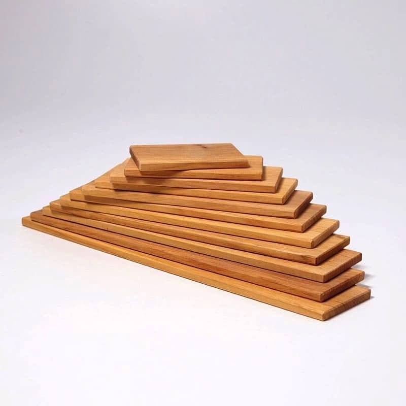 Tablas de construcción natural de Grimm&#39;s en Libélula Azul