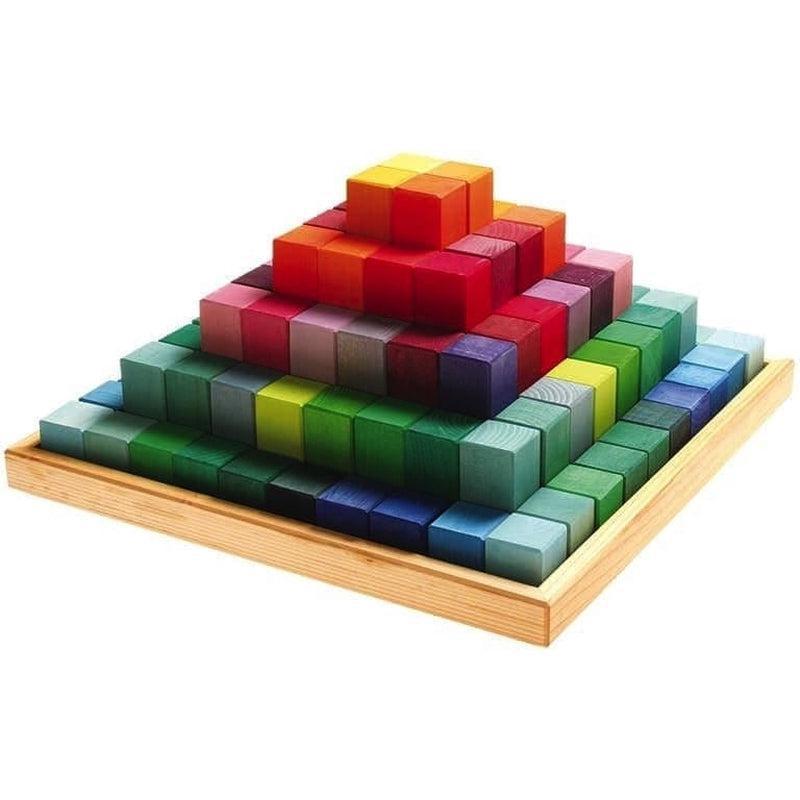Pirámide de bloques escalonados grande