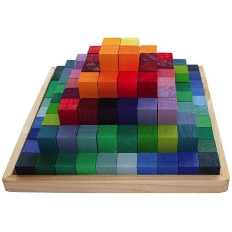 Pirámide de bloques escalonados pequeña