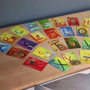 Tarjetas alfabeto inglés de Grimm's en Libélula Azul