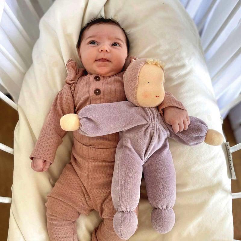 Muñeca suave Viola de Grimm&#39;s en Libélula Azul