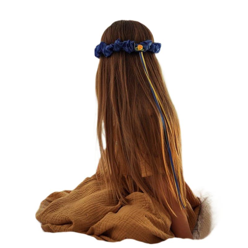 Diadema seda estrellada de Sarah&#39;s Silks en Libélula Azul